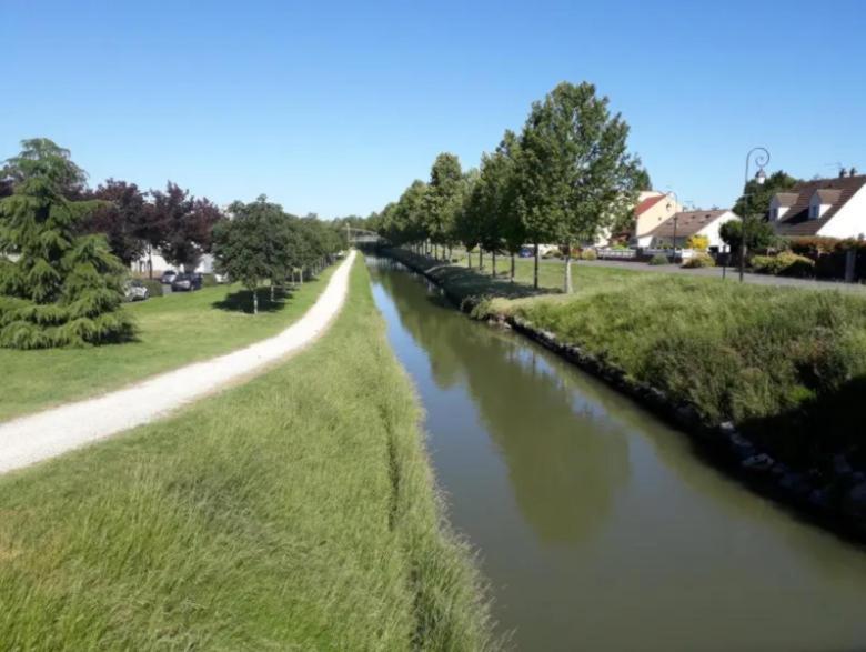 Maison En Location Fresnes Sur Marne Eksteriør billede